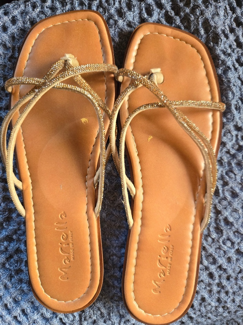 Womens flip flis